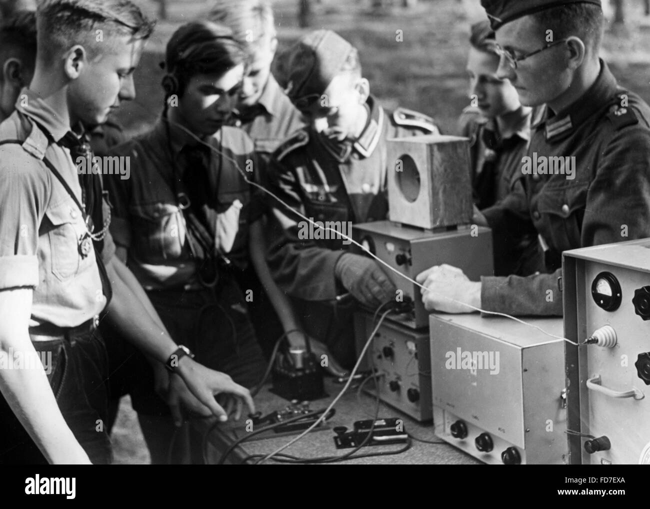Nachrichten HJ membres apprennent le code Morse, 1939 Banque D'Images