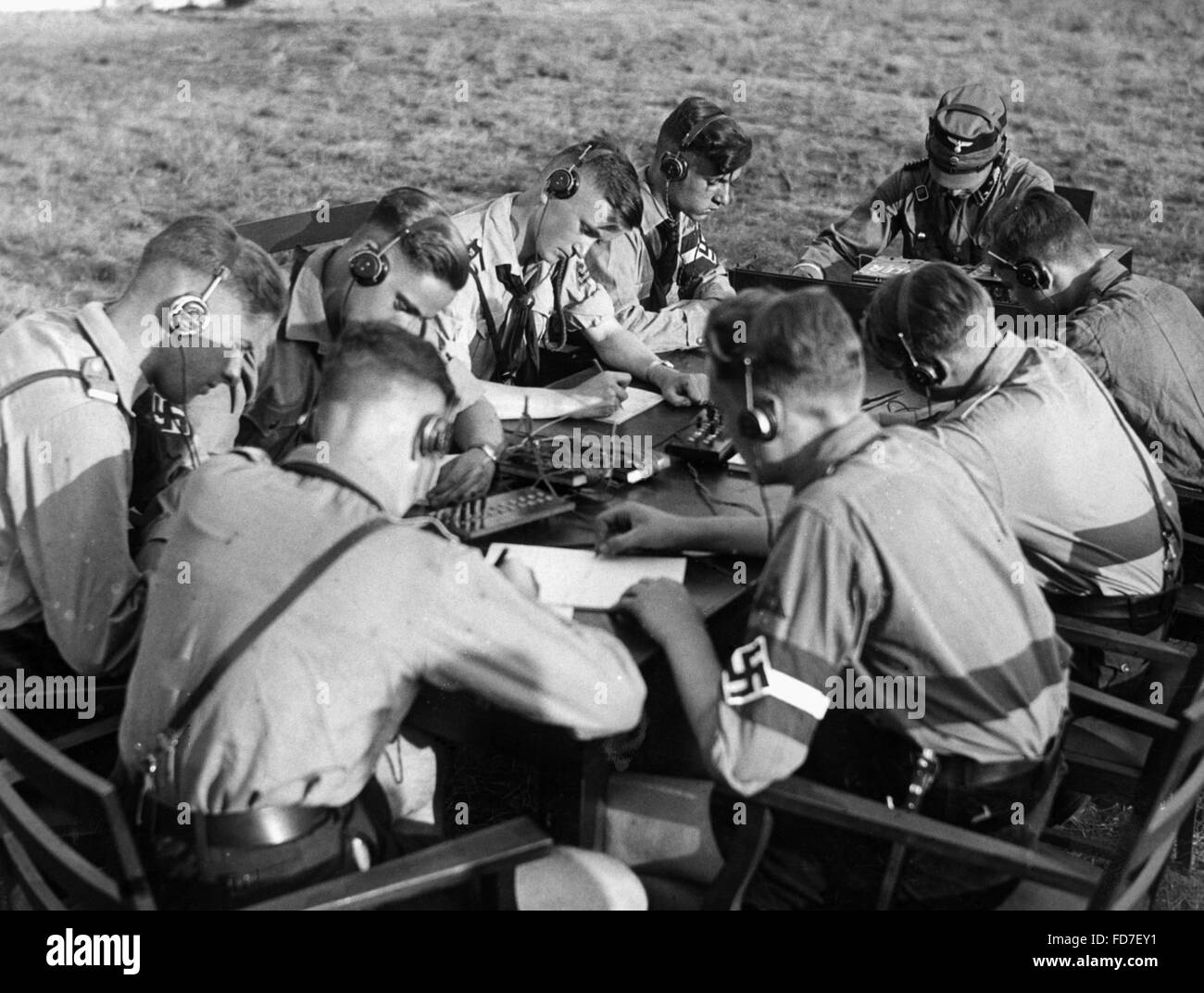 Nachrichten HJ membres apprennent le code Morse, 1938 Banque D'Images
