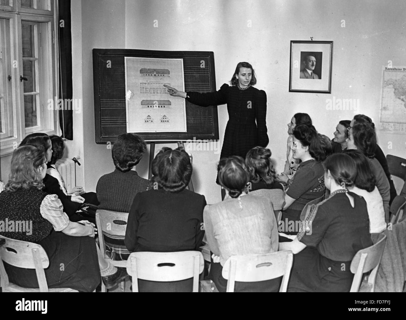 La formation des professions féminines sociales dans un séminaire de la VNR dans Berlin, 1943 Banque D'Images