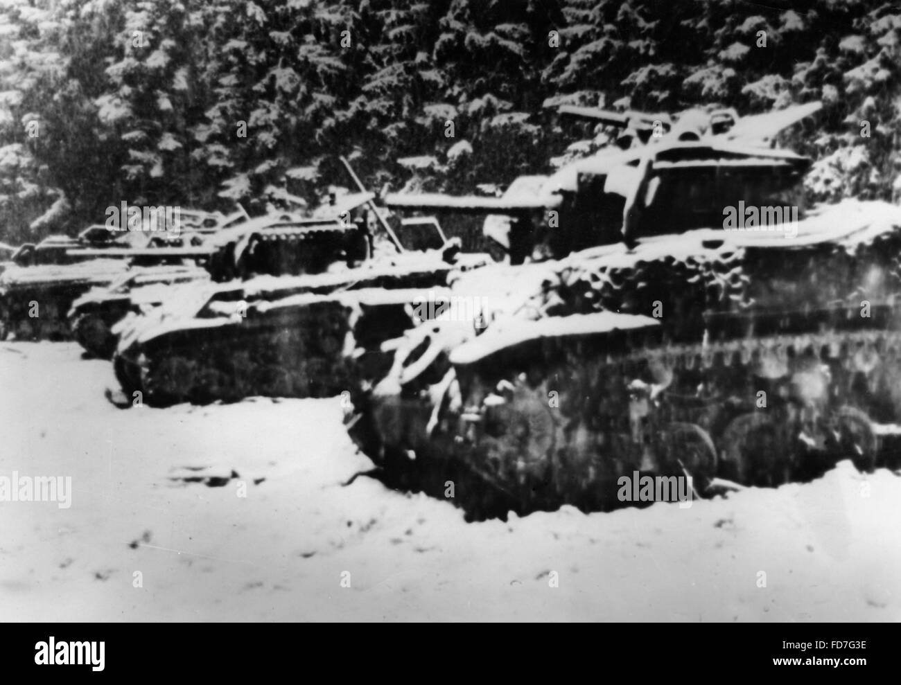 Char américain Sherman détruits dans les Ardennes, 1944 Banque D'Images