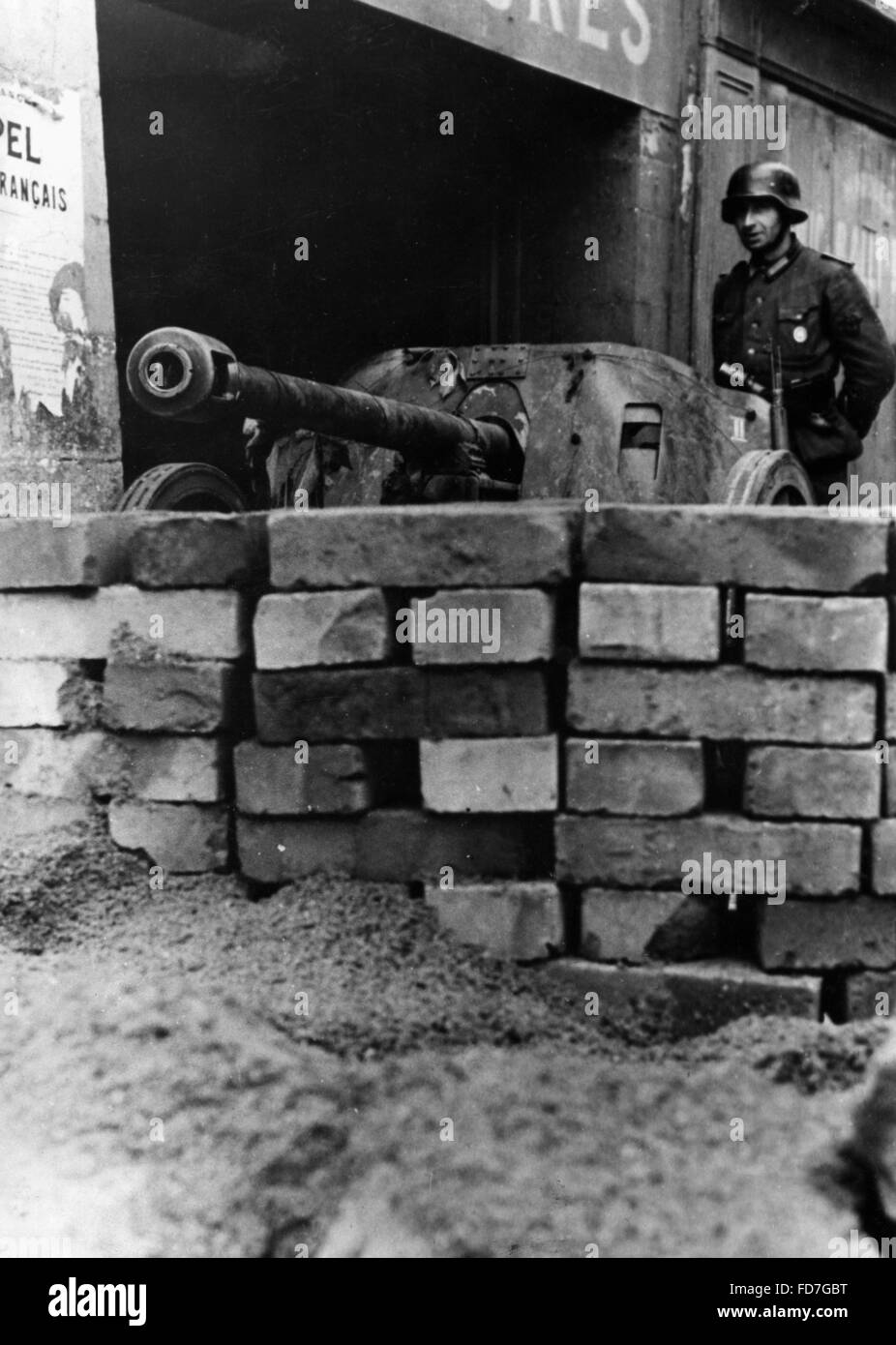 Canon antichar position de la Wehrmacht lors de la retraite de la France, 1944 Banque D'Images