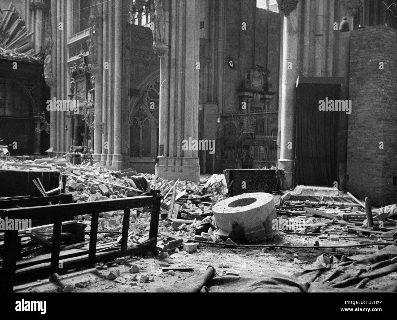 Dommages causés par les bombes de la cathédrale de Cologne, 1943 Banque D'Images