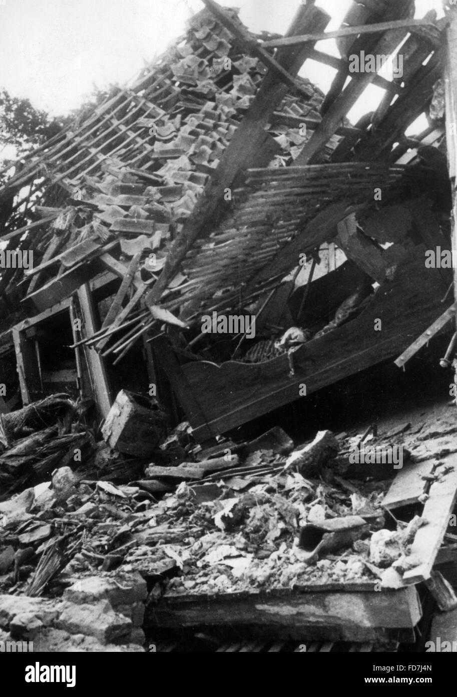 Un bâtiment résidentiel détruit lors d'un raid aérien, 1940 Banque D'Images
