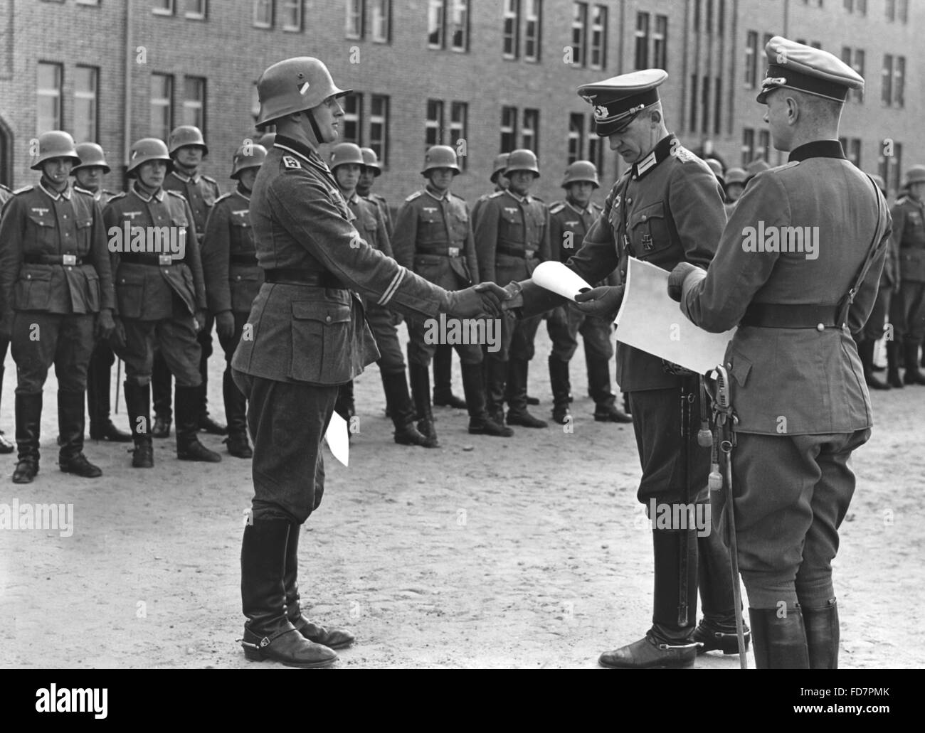 L'attribution de décorations de service aux membres de la Wehrmacht, 1936 Banque D'Images