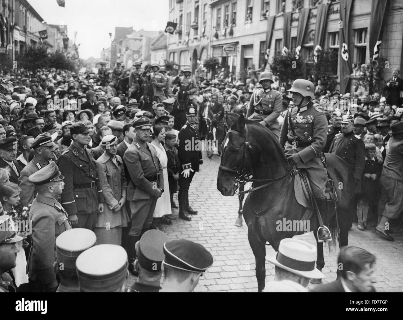 Entrée de l'infanterie Regiment Doeberitz à Neustrelitz, 1935 Banque D'Images
