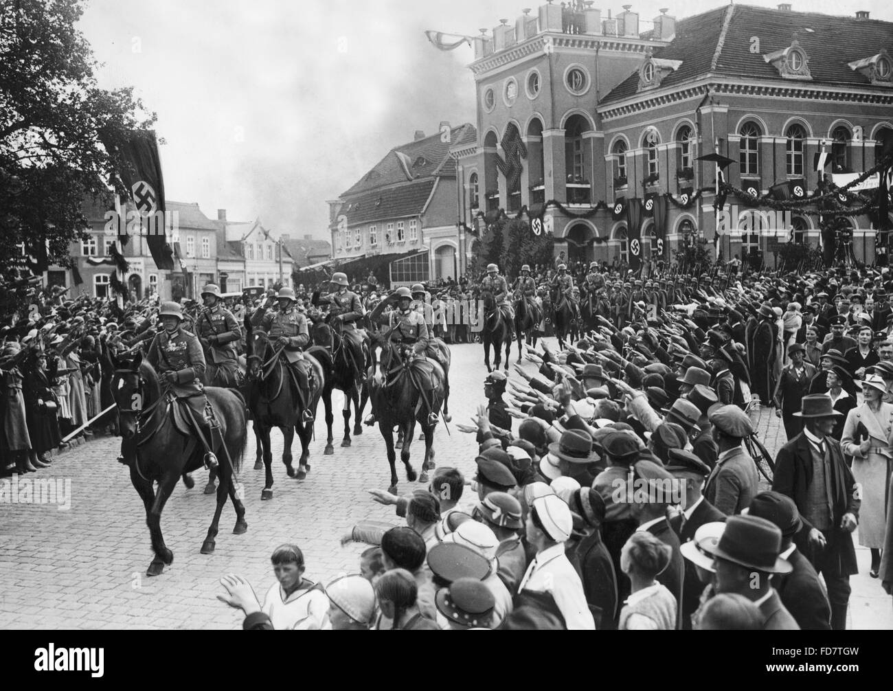 Entrée de l'infanterie Regiment Doeberitz à Neustrelitz, 1935 Banque D'Images