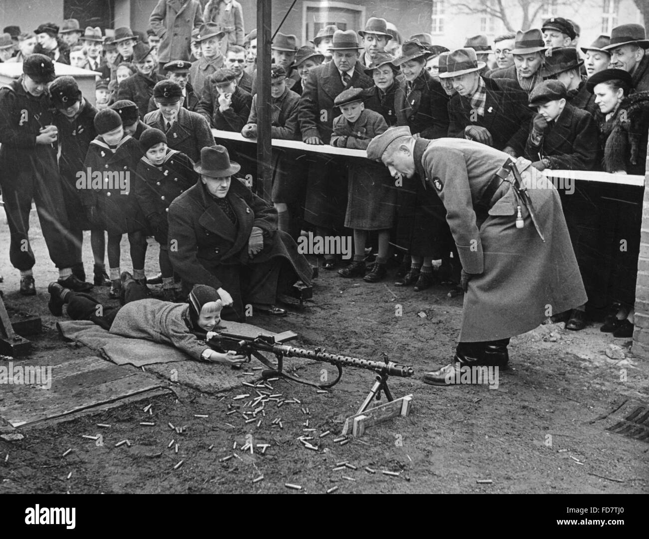 Présentation d'une mitrailleuse légère le jour de la Wehrmacht à Szczecin, 1939 Banque D'Images