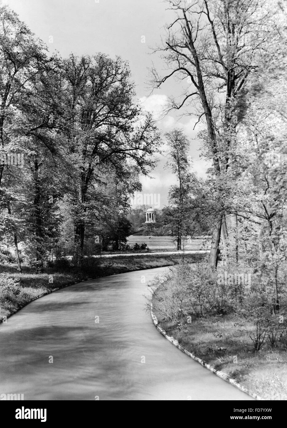 English garden in munich monopteros Banque de photographies et d’images
