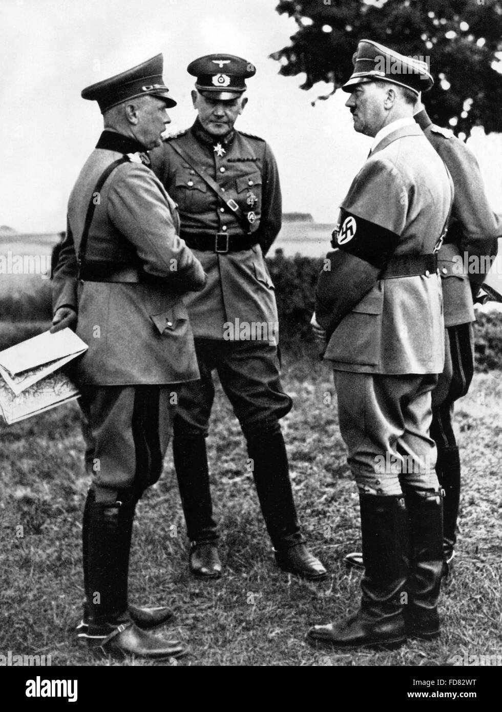 Adolf Hitler avec Werner von Fritsch et Werner von Blomberg, 1937 Banque D'Images
