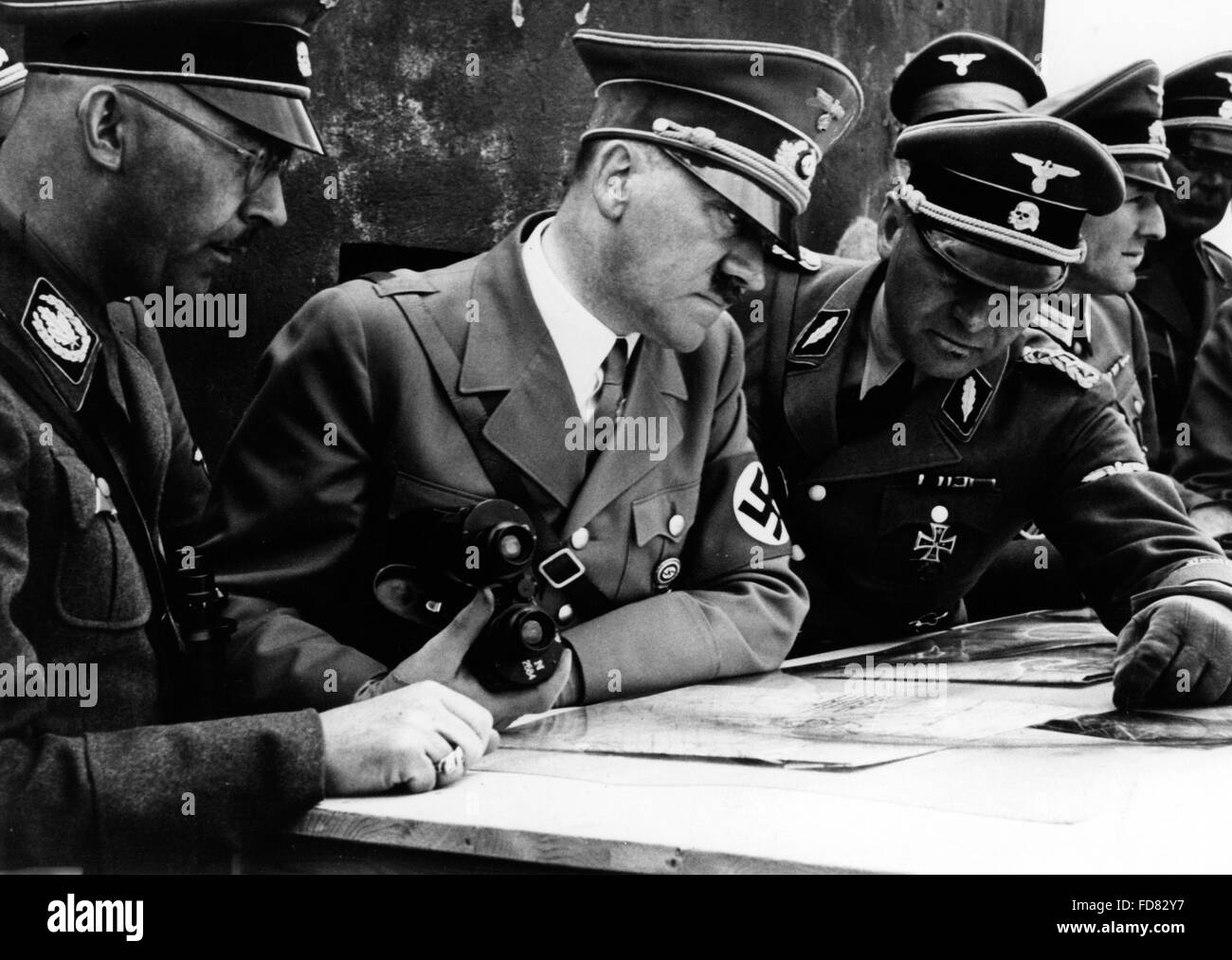 Adolf Hitler rend visite à la norme SS-« Deutschland' à la ligne Siegfried, 1939 Banque D'Images