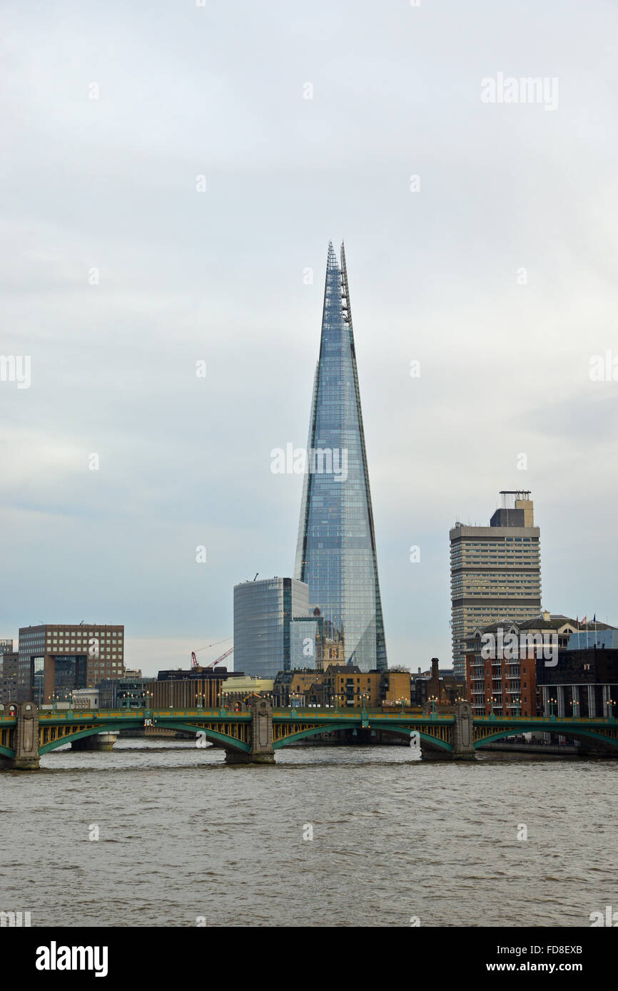 Tamise avec le Shard London United Kingdom Banque D'Images