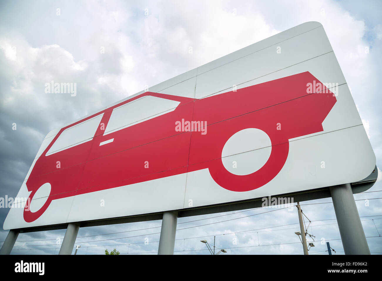 Wolfsburg, Allemagne, représentation graphique d'une voiture sur pilotis Banque D'Images