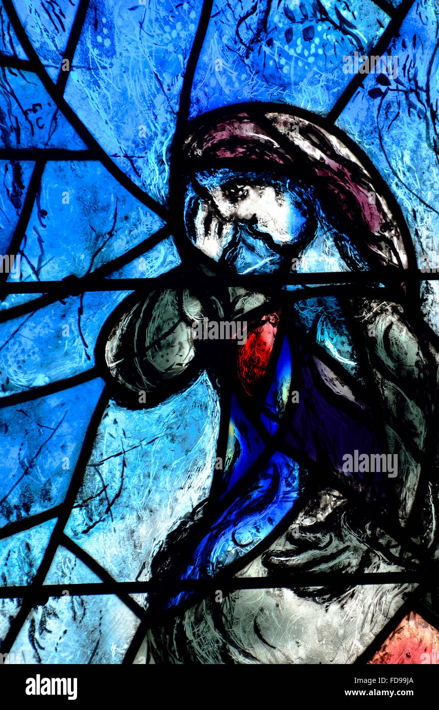 Tudeley, Tonbridge, Kent, UK. L'église All Saints. Vitrail de Marc Chagall à la mémoire de Sarah d'Avigdor c Thouret... Banque D'Images