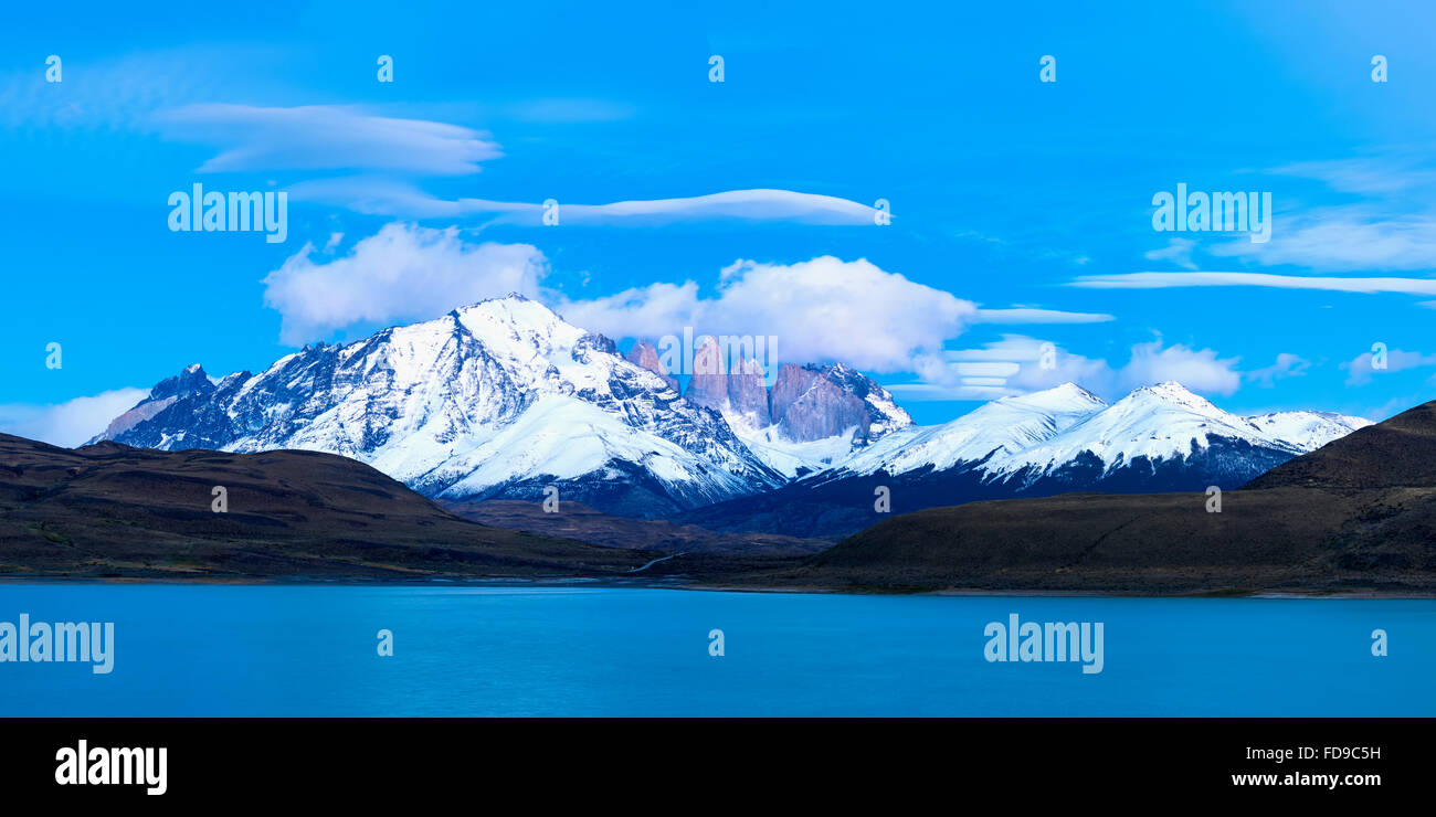Les Cuernos del Paine et Torres, Parc National Torres del Paine, Patagonie chilienne, Chili Banque D'Images