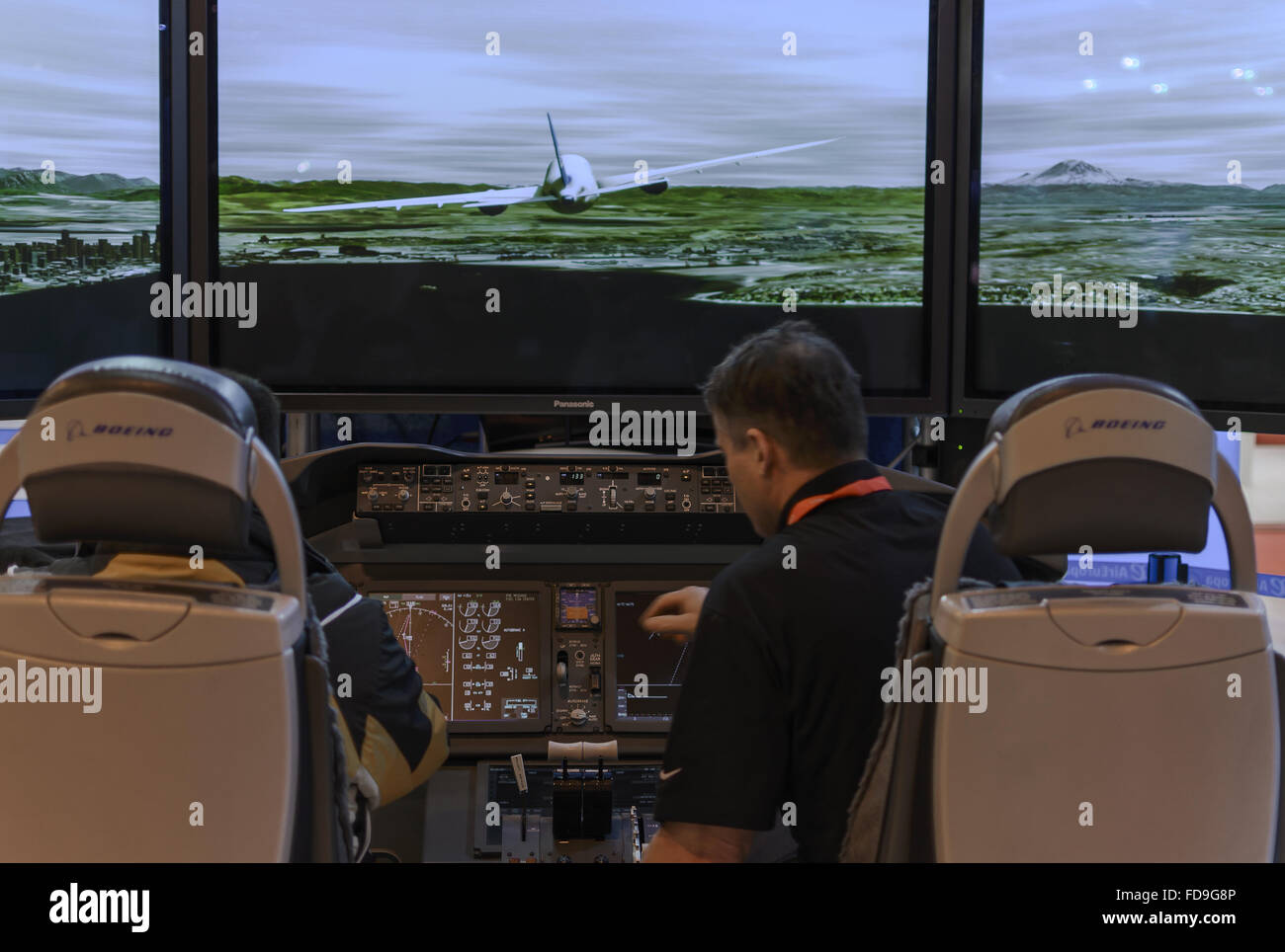 Un simulateur d'avion en vue cabine salon du tourisme Fitur, Madrid, Espagne Banque D'Images