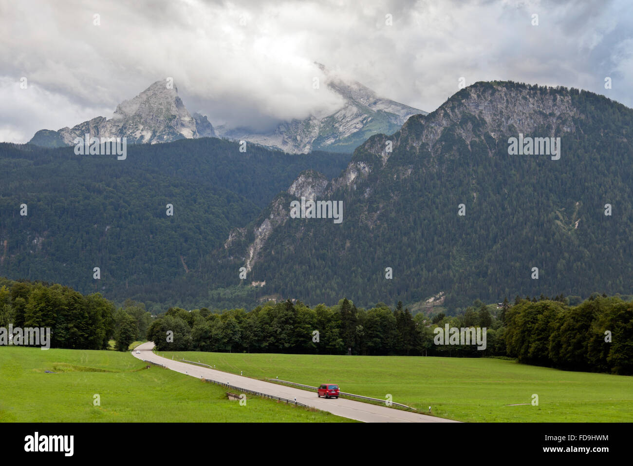 Berchtesgaden, Allemagne, Cloud accrocher fermement sur Watzmann Banque D'Images