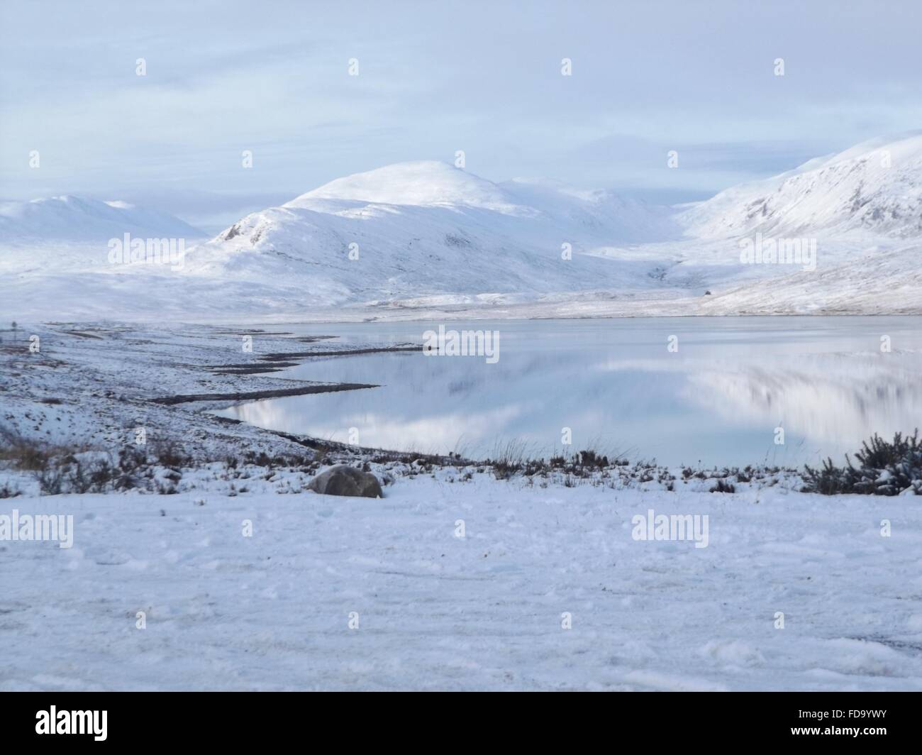 Réservoir Loch Glascarnoch dans les Highlands, prises Janvier 2016 Banque D'Images