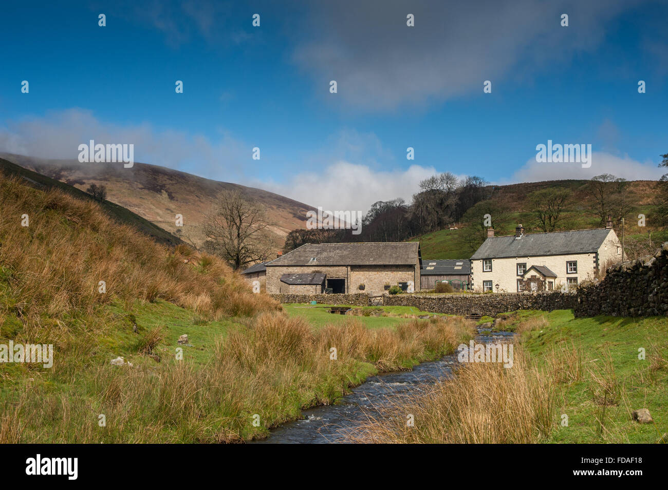 Le hameau de Sykes dans le creux de Bowland Banque D'Images