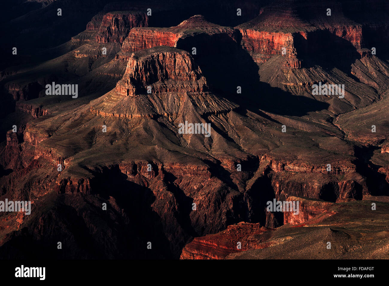 Formations rocheuses dans la lumière du soir, vue de South Rim Trail, le Parc National du Grand Canyon, Arizona, USA Banque D'Images