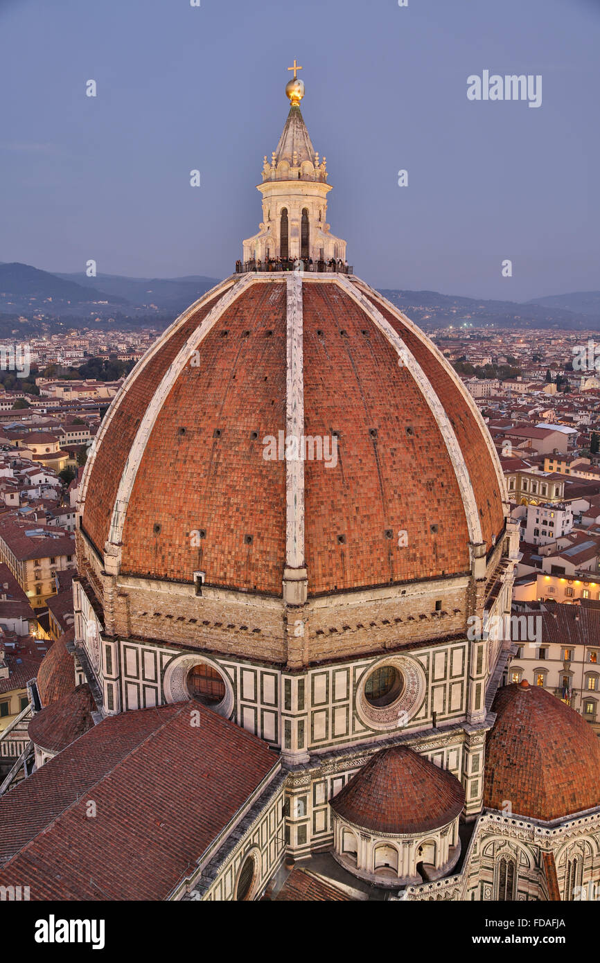 La cathédrale de Florence, avec dôme centre historique dans la lumière du soir, Florence, Toscane, Italie Banque D'Images