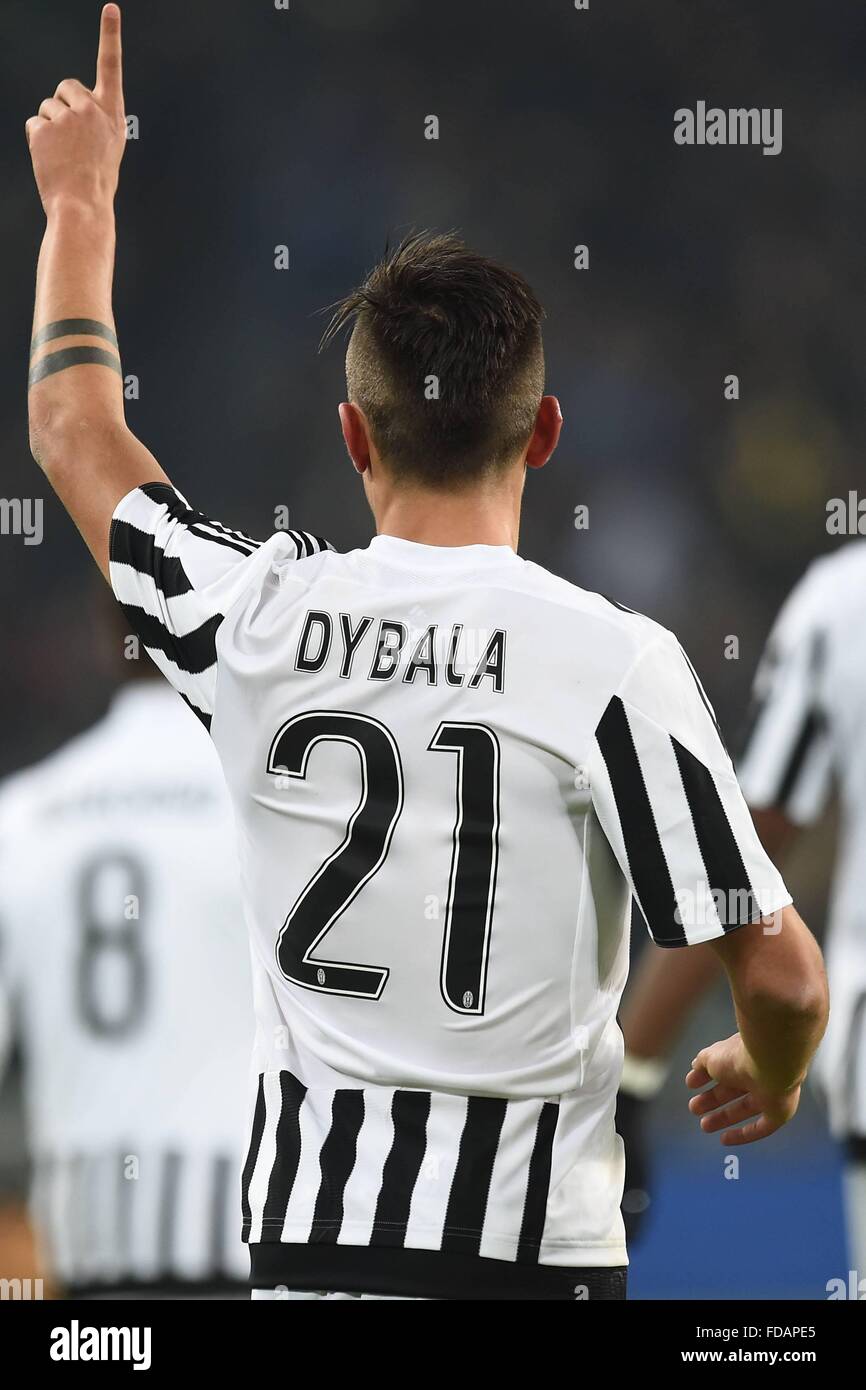 Turin, Italie. 27 Jan, 2016. Coppa Italia demi-finale. La Juventus et l'Inter Milan. Célébration pour le but marqué par Paulo Dybala (Juve) © Plus Sport Action/Alamy Live News Banque D'Images