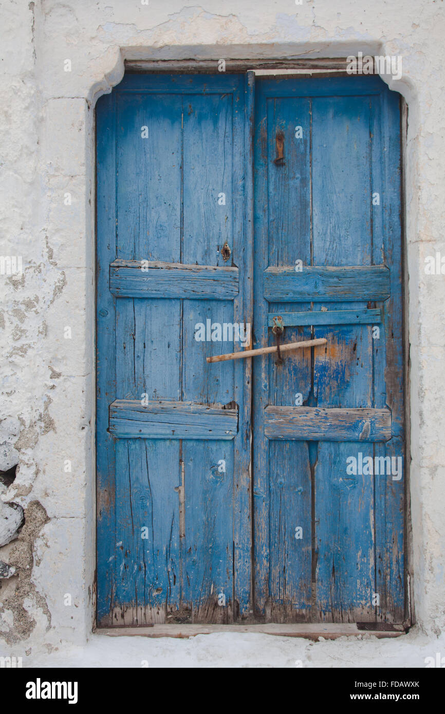 Porte bleue sur l'île grecque Banque D'Images
