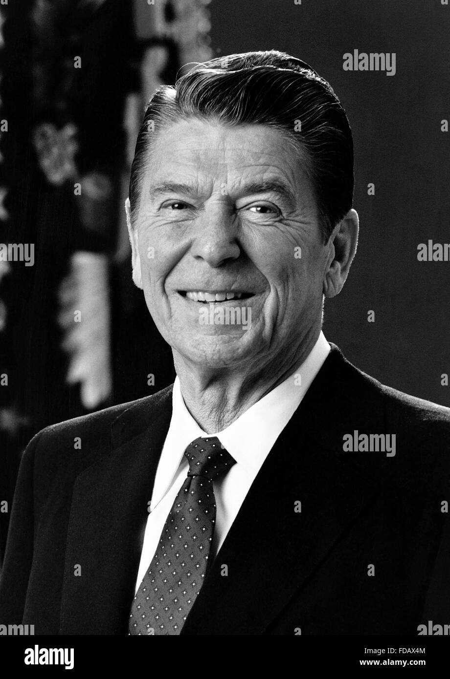 Photo Officiel de la Maison Blanche de Ronald Reagan, le 40e Président des Etats-Unis, c.1981-1983 Banque D'Images