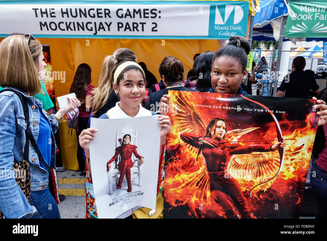 Miami Florida,Book Fair International,Miami Dade College campus,littéraire,festival,annuel Hunger Games Mockingjay partie 2,cadeau d'affiche gratuit,étudiant s Banque D'Images