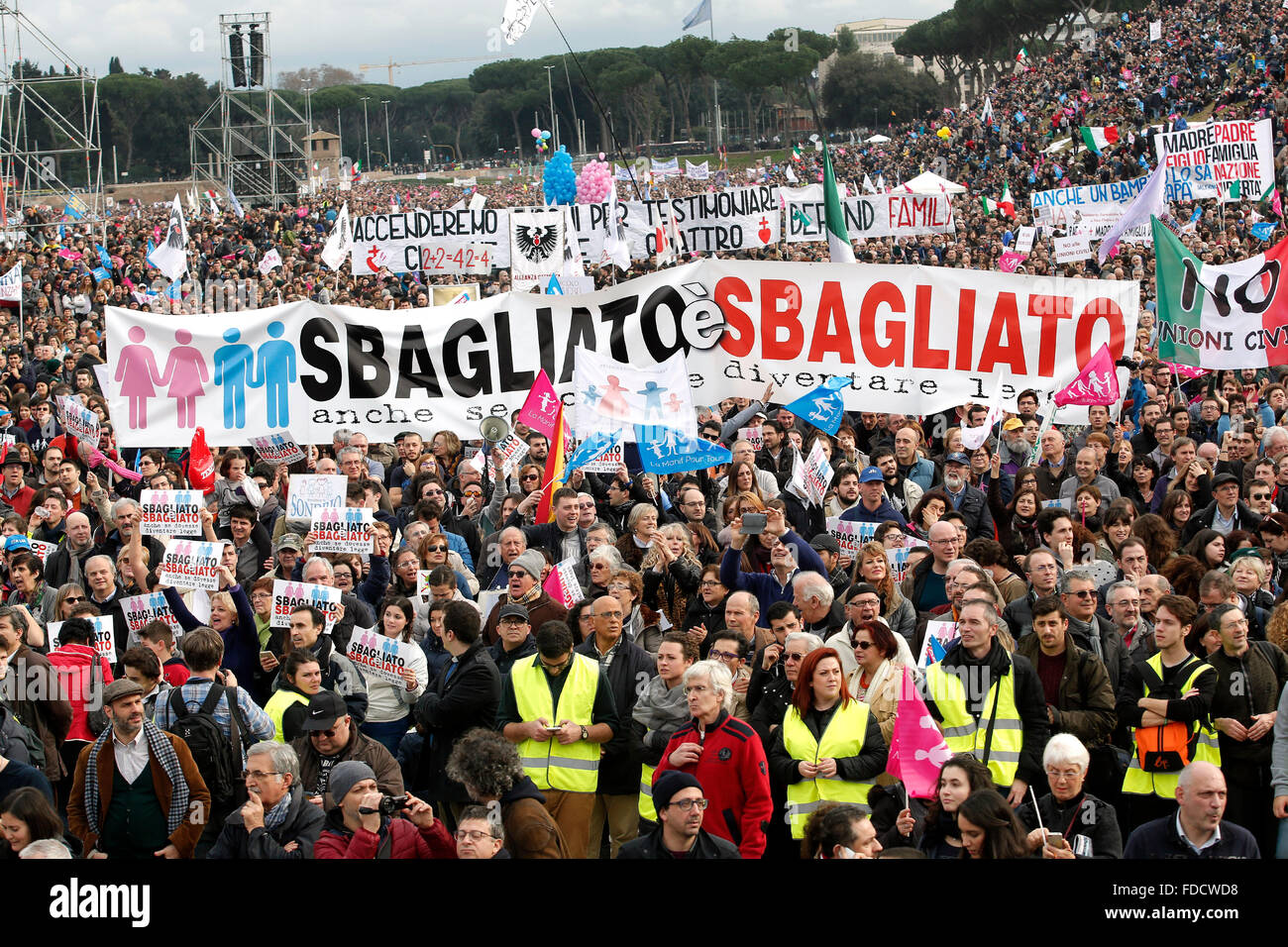 Rome, Italie. Jan 30, 2016. Banner man-homme et femme-femme est mauvais Rome 30 janvier 2016. Le Circus Maximus. Le jour de la famille 2016. Crédit photo Samantha Zucchi Insidefoto : Insidefoto/Alamy Live News Banque D'Images
