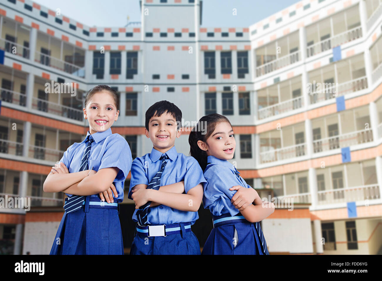 3 enfants de l'école Amis de l'école Étudiants Prestations de l'article Banque D'Images
