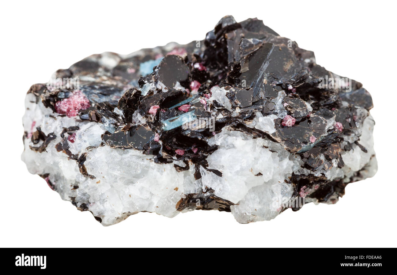 La prise de vue macro de gneiss naturel collection rock - pierre minérale avec blue kyanite, biotite brun, cristaux de tourmaline rose isol Banque D'Images