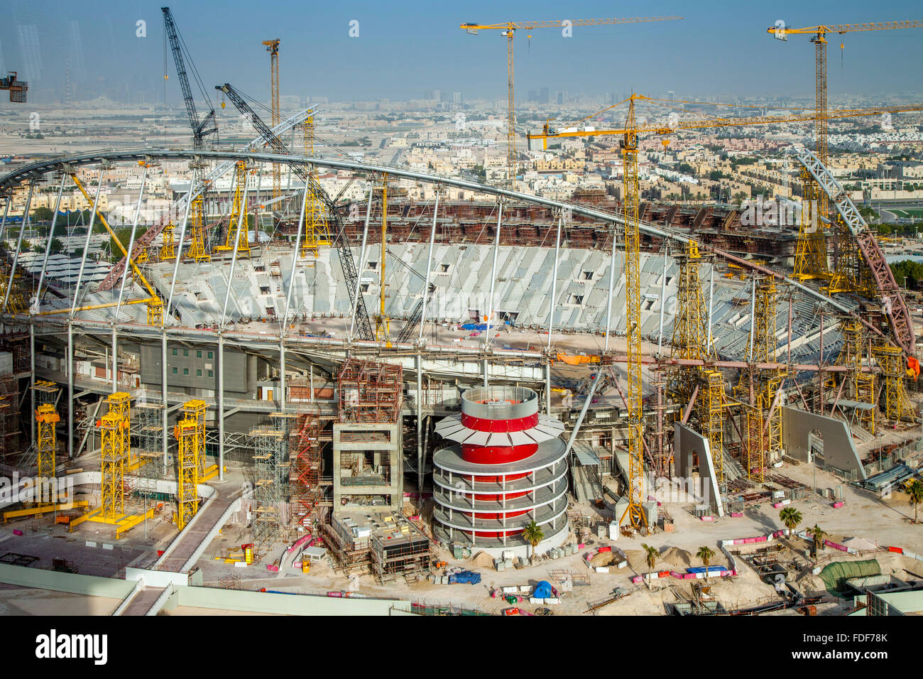 On construit des stades pour la Coupe du Monde de Football 2022, Doha, Qatar (Image prise Janvier 2016) Banque D'Images