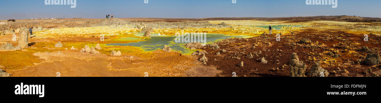 Les piscines de soufre sur le sommet du volcan Dallol Ethiopie, sel Banque D'Images