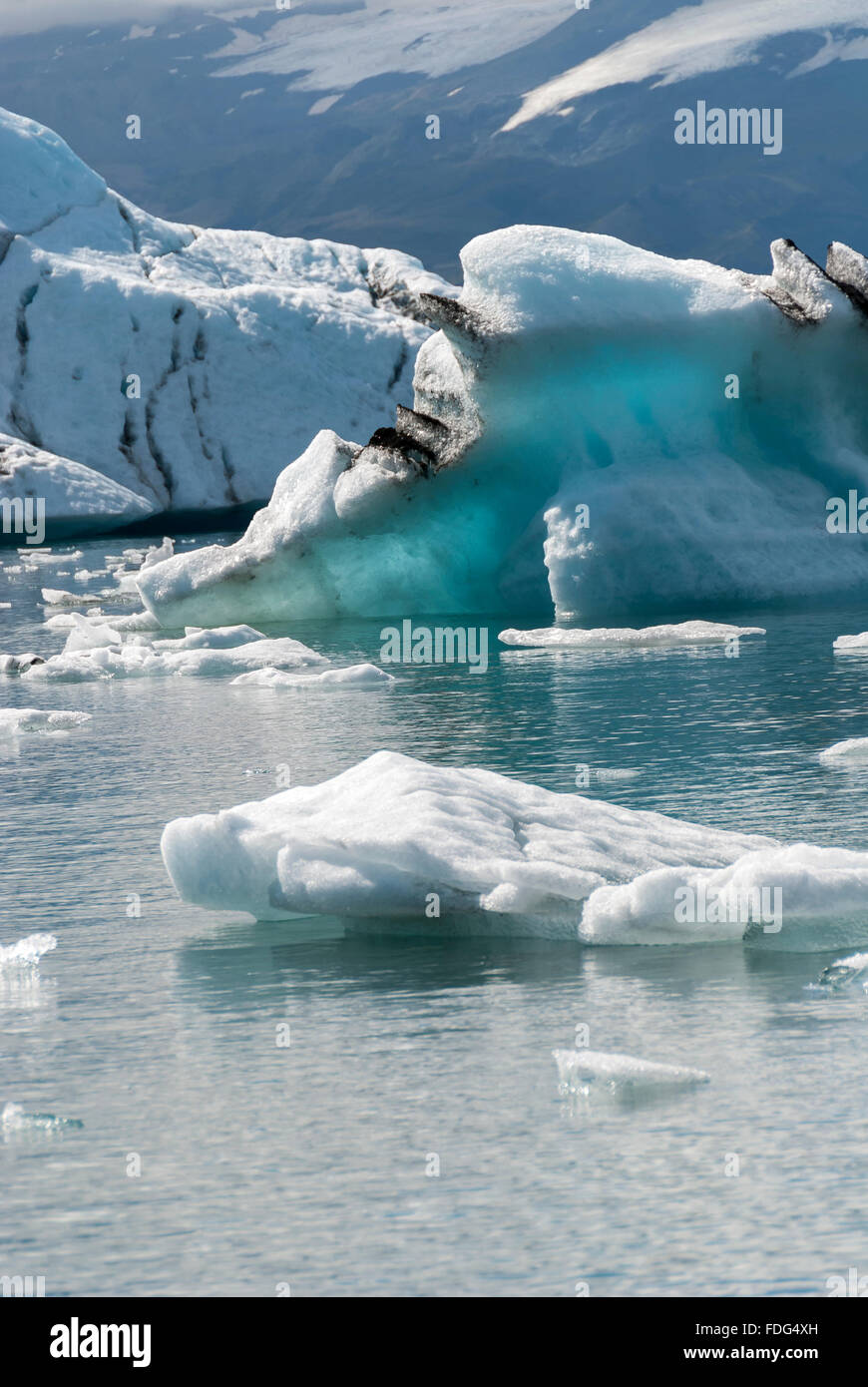 Icebergs et de la glace sur le lac jokulsarlon en Islande Banque D'Images
