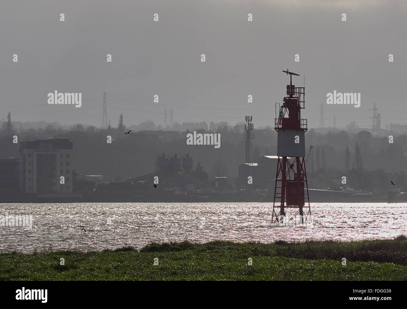 Tamise Stone Ness lighthouse West Thurrock près de la Dartford crossing Banque D'Images