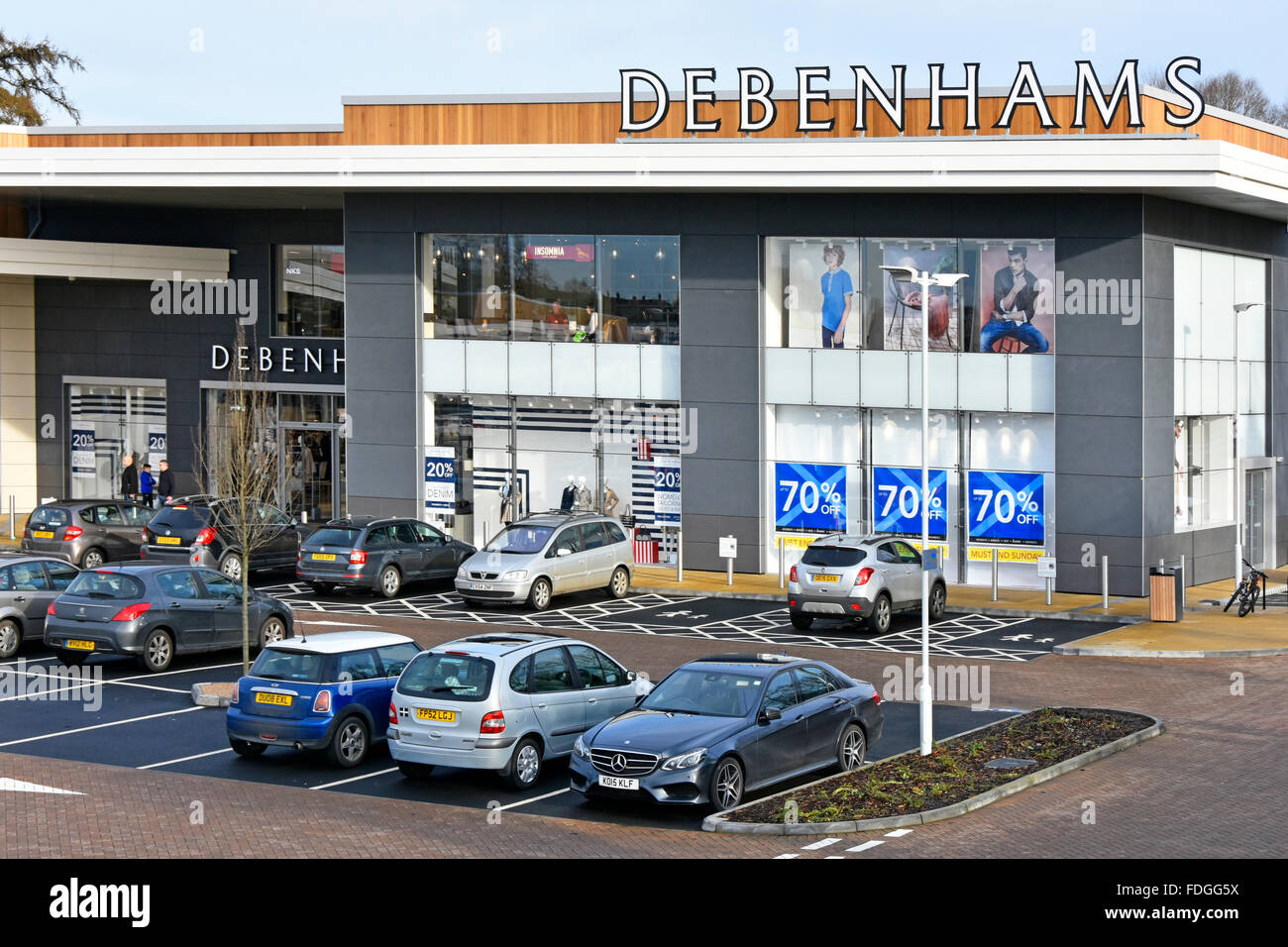 Debenhams grand magasin avant et parking gratuit dans le centre commercial Elliotts Field Retail Park Rugby Warwickshire West Midlands Angleterre Royaume-Uni Banque D'Images