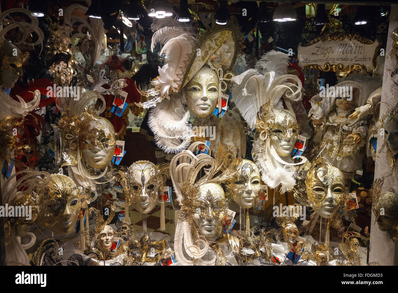 Masque de carnaval en vente en magasin de Venise Banque D'Images