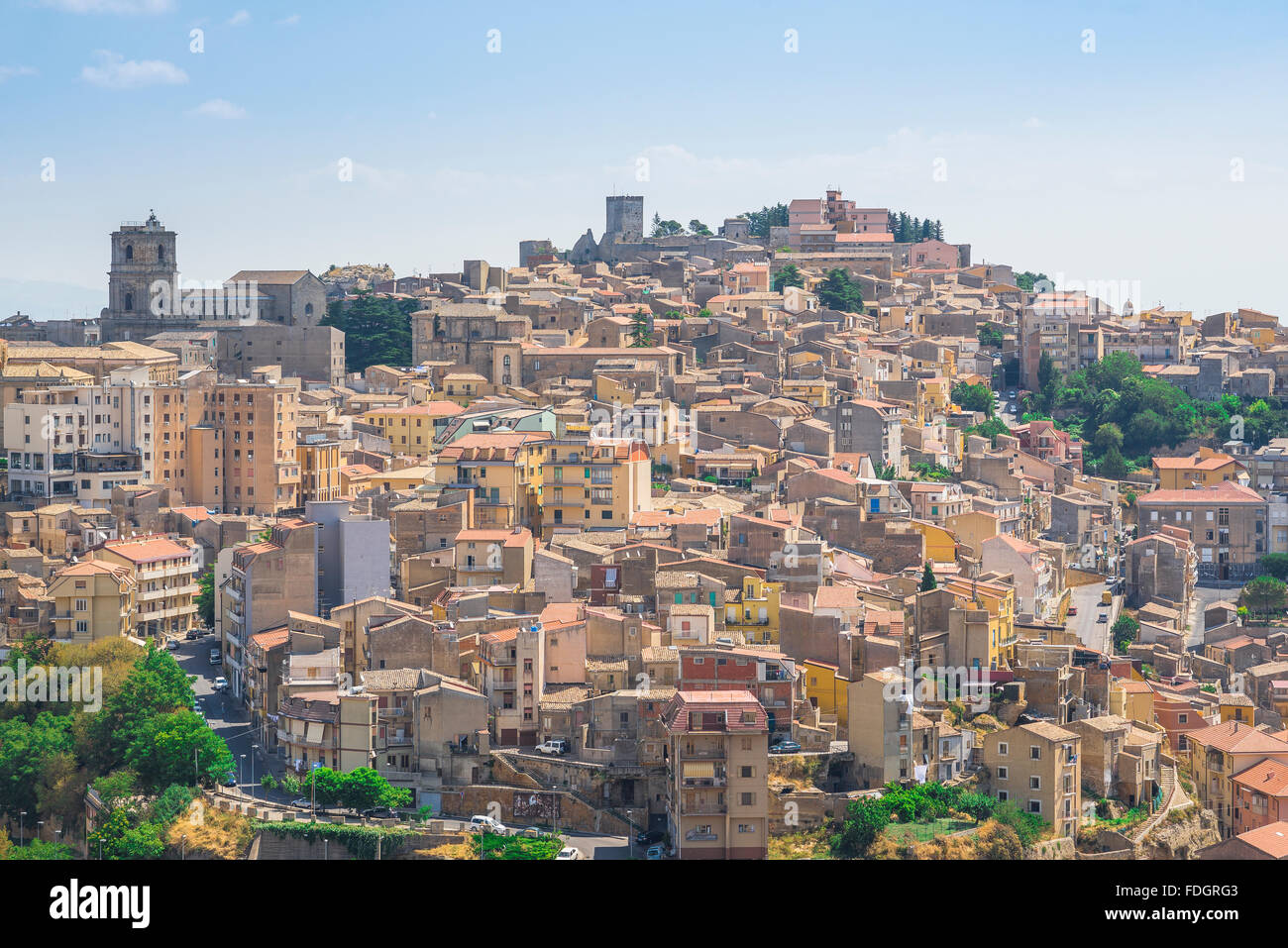 Enna Sicile, vue aérienne de la ville historique d'Enna - situé sur le point le plus élevé au milieu de l'île de Sicile. Banque D'Images