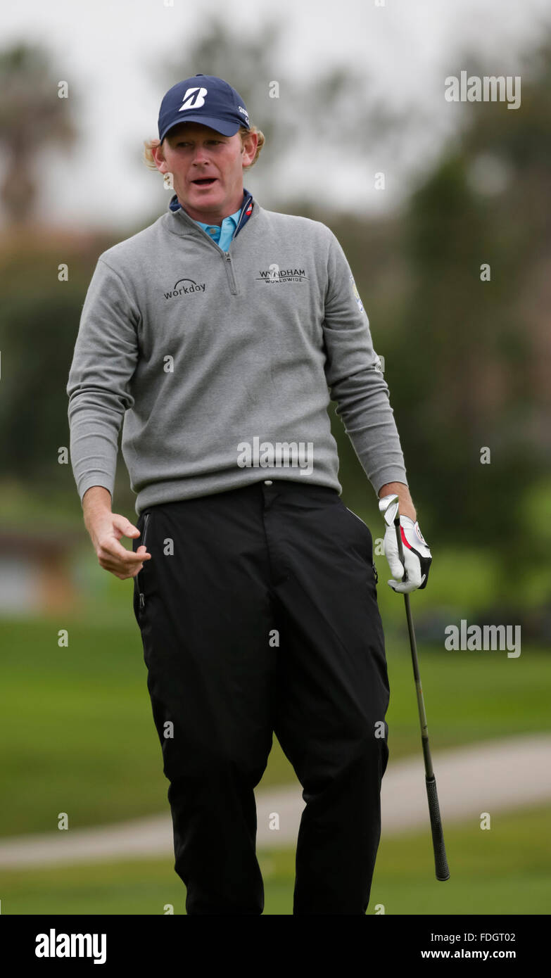 San Diego, Californie, USA. Jan 31, 2016. Brandt Snedeker sur la 16e boîte de pièce en t du parcours sud pluvieux au cours d'une ronde finale de l'Open d'assurance des agriculteurs au parcours de golf de Torrey Pines à San Diego, Californie. Justin Cooper/CSM/Alamy Live News Banque D'Images