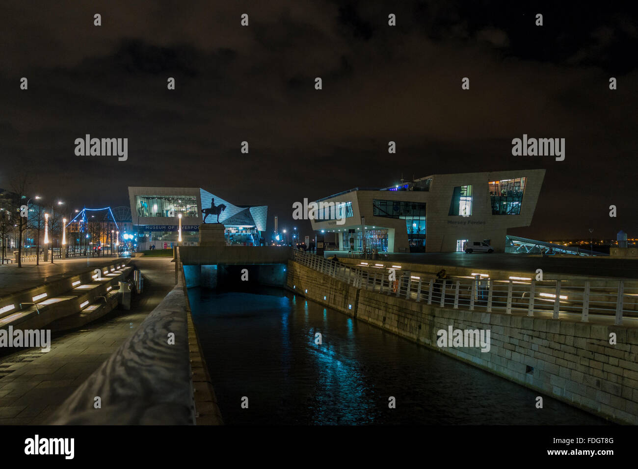 Promenade de nuit Musée de Liverpool Liverpool Mersey Lancashire Banque D'Images