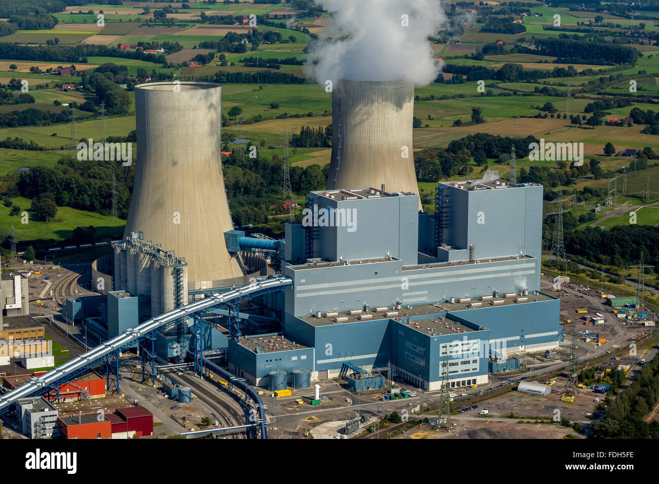 Vue aérienne, Westfalen power plant RWE RWE Power, Power Station, à côté de l'ancienne centrale nucléaire de « emportez Banque D'Images Vue aérienne, Westfalen power plant RWE RWE Power, Power Station, à côté de l'ancienne centrale nucléaire de « emportez Banque D'Images