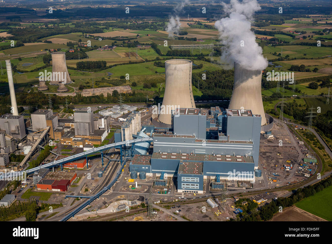 Vue aérienne, Westfalen power plant RWE RWE Power, Power Station, à côté de l'ancienne centrale nucléaire de « emportez Banque D'Images Vue aérienne, Westfalen power plant RWE RWE Power, Power Station, à côté de l'ancienne centrale nucléaire de « emportez Banque D'Images