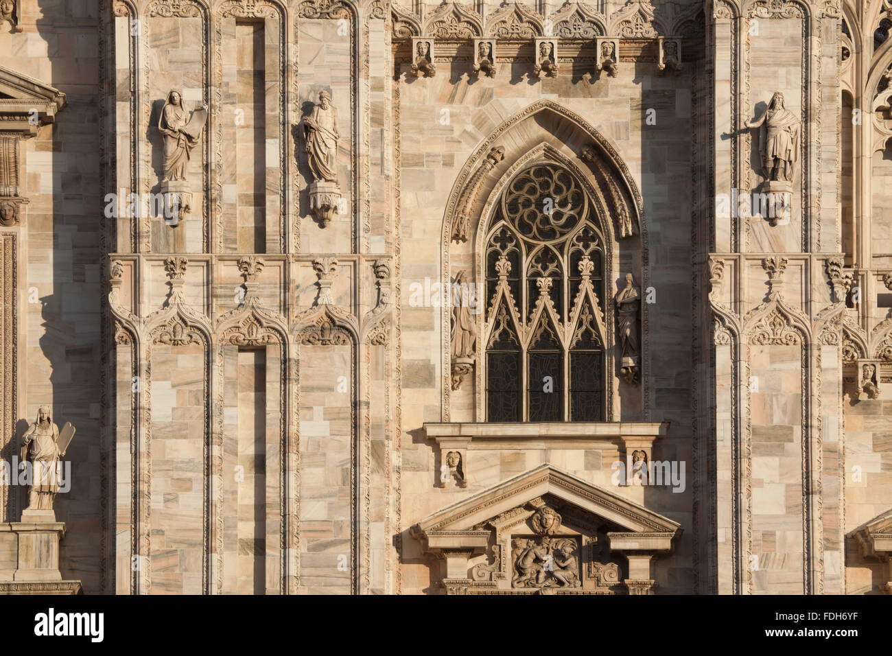 Détail de la façade principale de la cathédrale de Milan (Duomo di Milano) à Milan, Lombardie, Italie. Banque D'Images Détail de la façade principale de la cathédrale de Milan (Duomo di Milano) à Milan, Lombardie, Italie. Banque D'Images