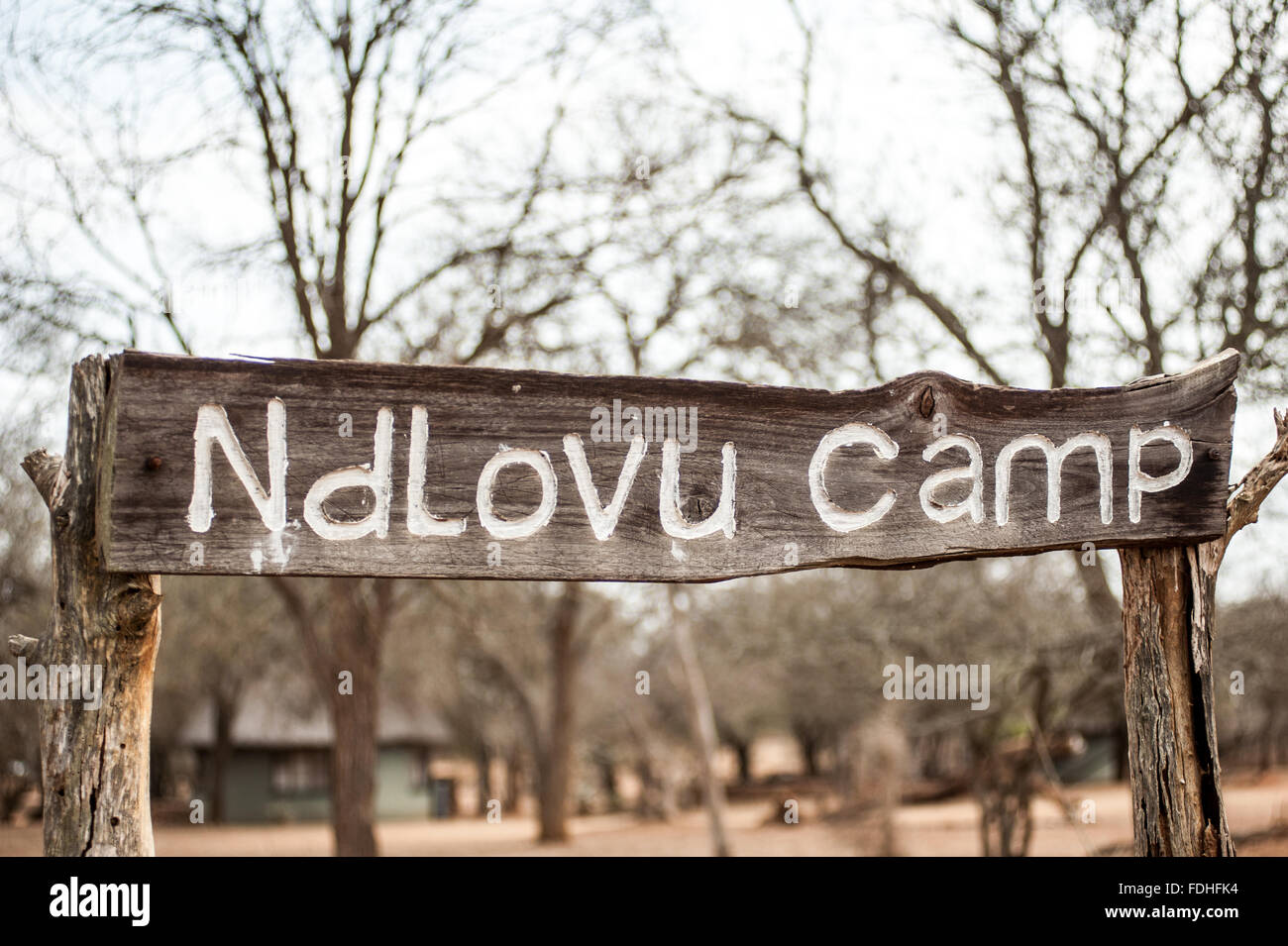 Camp Ndlovu signe à Hlane Royal Game Preserve, Swaziland, Afrique. Banque D'Images