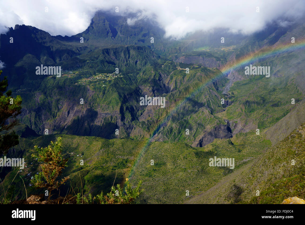 En arc-en-cirque de Mafate vu du Maido, île de La Réunion, France Banque D'Images