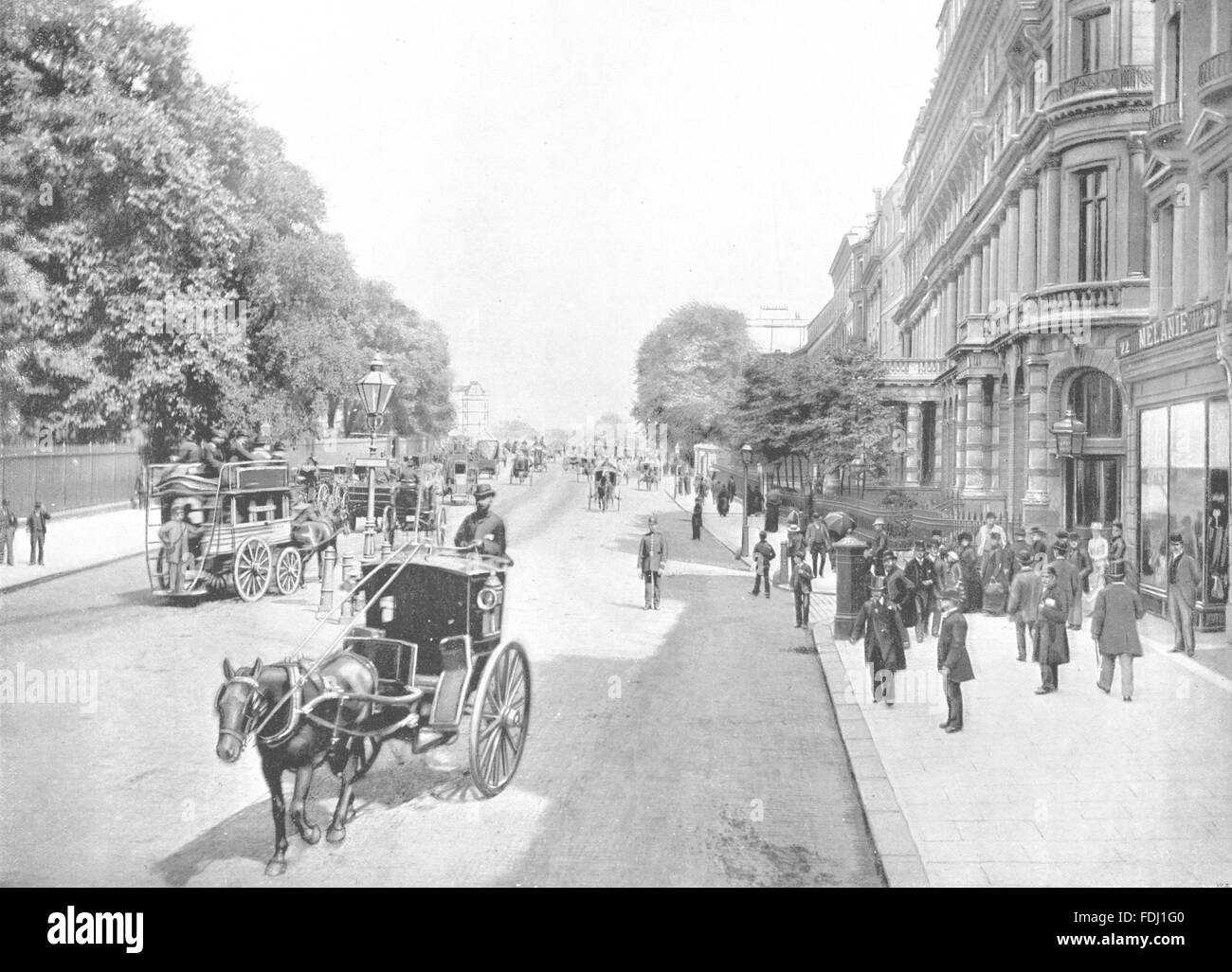 Londres : Knightsbridge- au St George's place : vers Hyde Park Corner, 1896 Banque D'Images