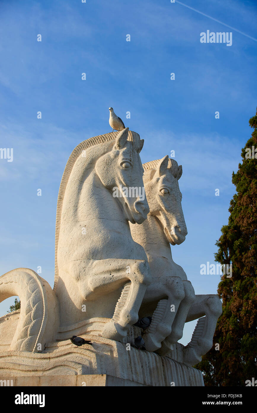 Deux chevaux statue à Belem. Lisbonne. Portugal Banque D'Images