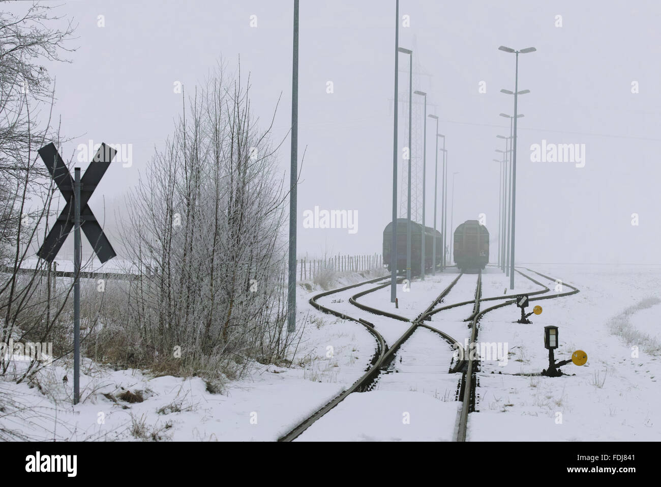 Commutateur de rails dans la neige, les points en hiver Banque D'Images