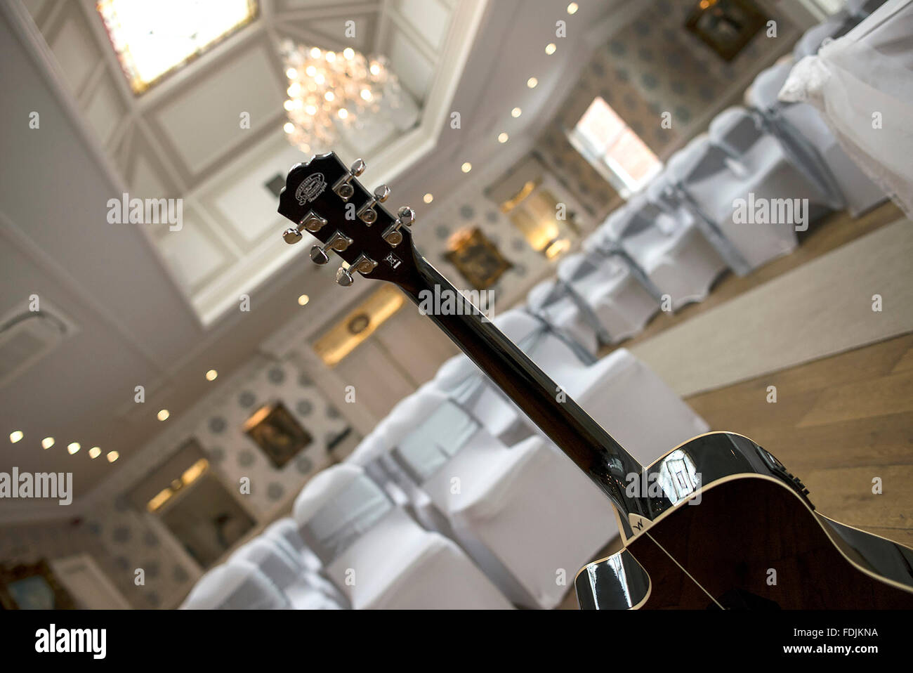 Cérémonie de mariage à la décoration de guitare Lieu Banque D'Images