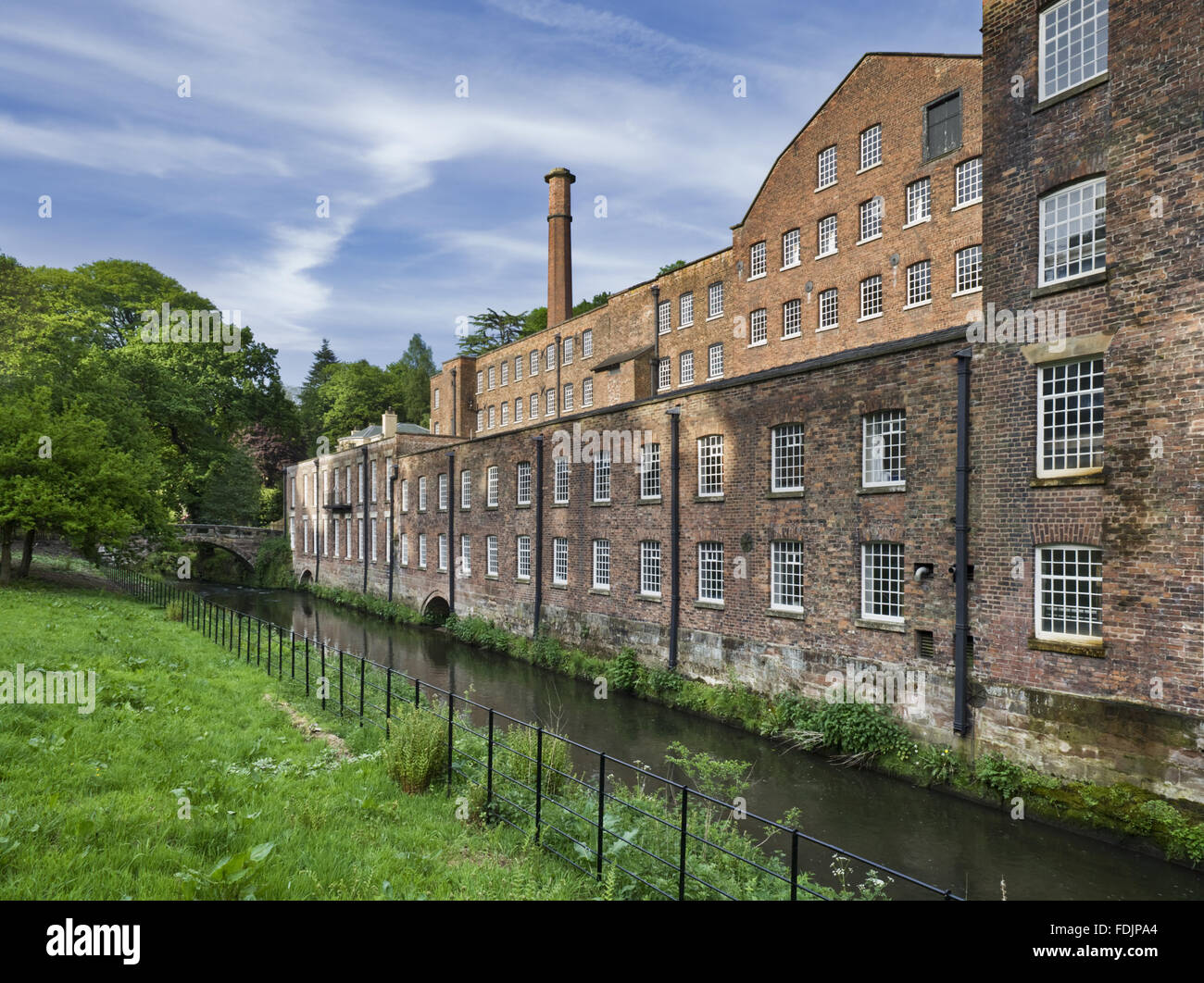 Quarry Bank Mill, le dix-huitième siècle, établie par Samuel Greg qui a été alimenté par l'eau tirée de la rivière Bollin dans lequel la vallée mill and Styal Estate a prospéré, Wilmslow, Cheshire. Banque D'Images